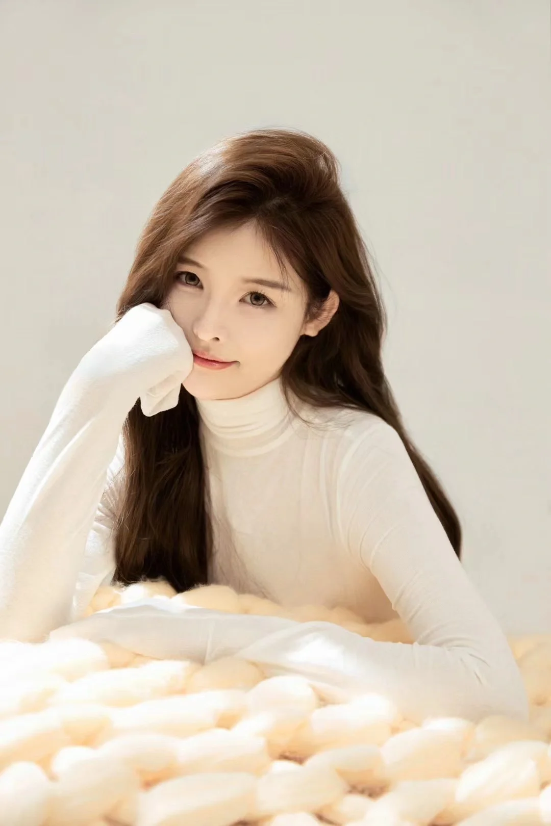 秋冬白色系纯欲少女写真