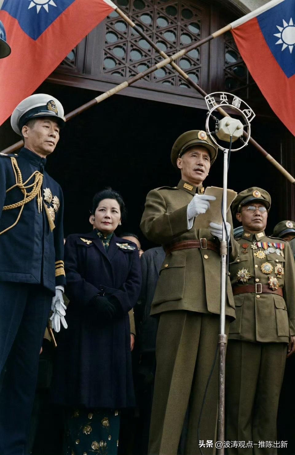 朱立伦属国民党“本土浅蓝”亲美派系，典型投机政客。
贪腐党产、派系内斗、模糊“九