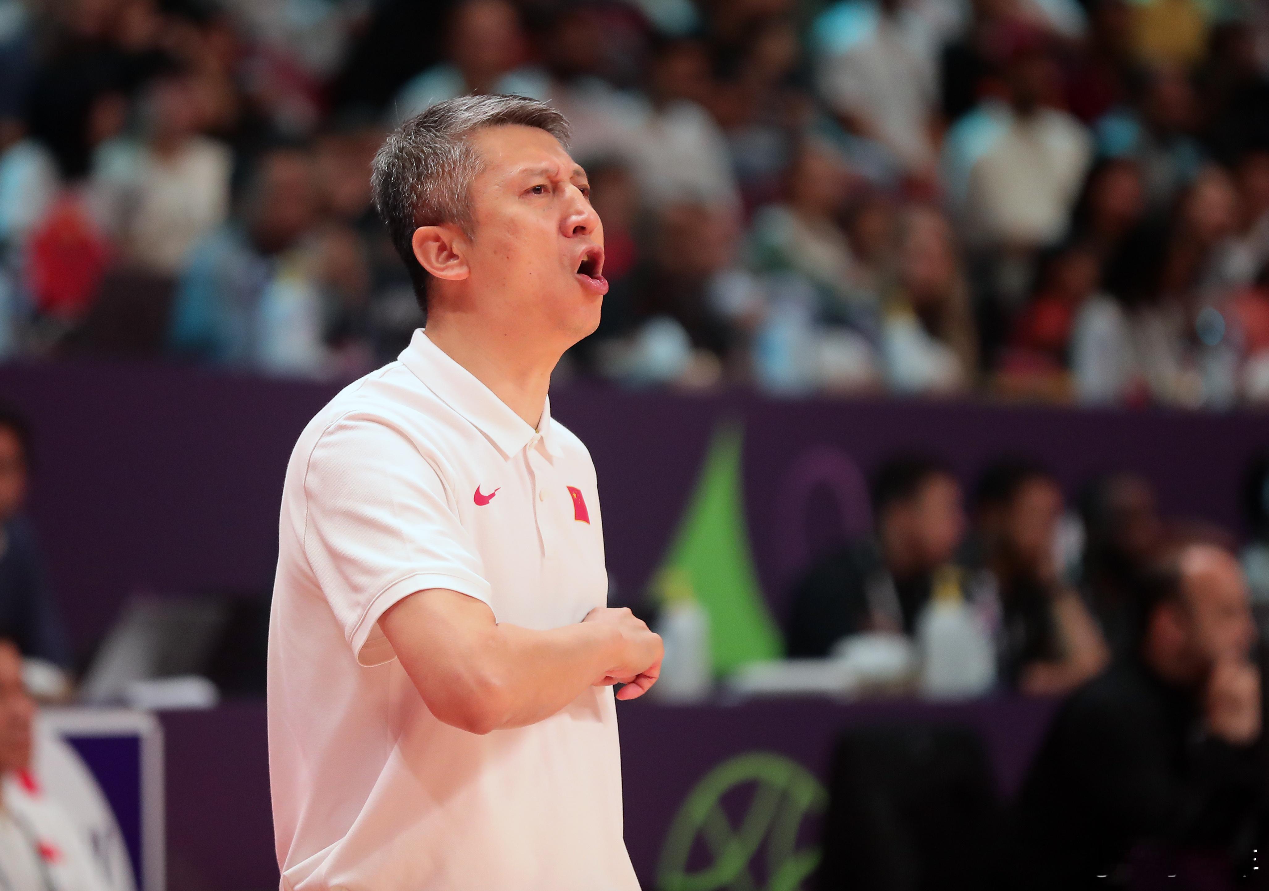 据郭士强透露，此次名单与亚洲杯时期有所不同，主要基于两方面考虑：一是部分老队员和