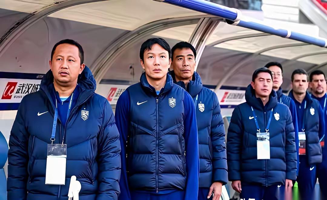 武汉三镇25赛季聊龙威

在头条上，有贴主为了营造正能量，说起假话来毫不顾忌，将