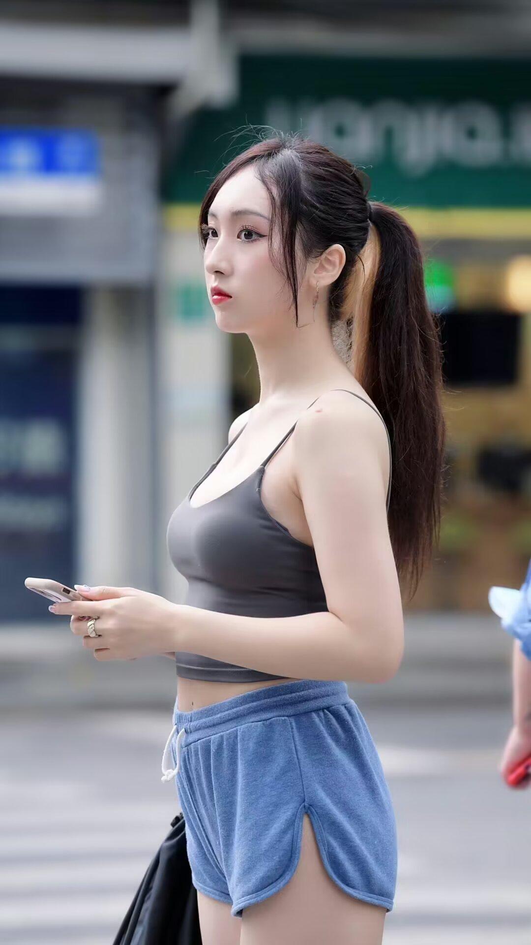 人生四不笑：不笑天灾，不笑人祸，不笑疾病，不笑残疾。