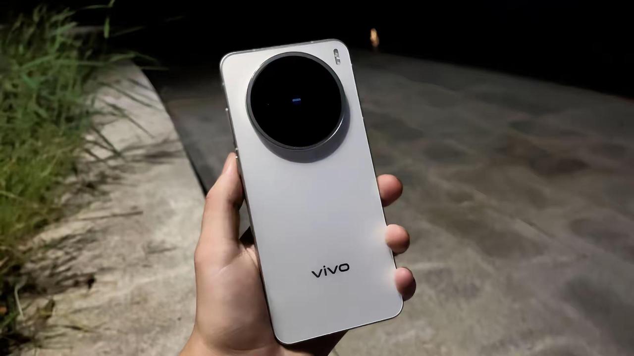 vivoX200s影像能力还能打吗vivo
