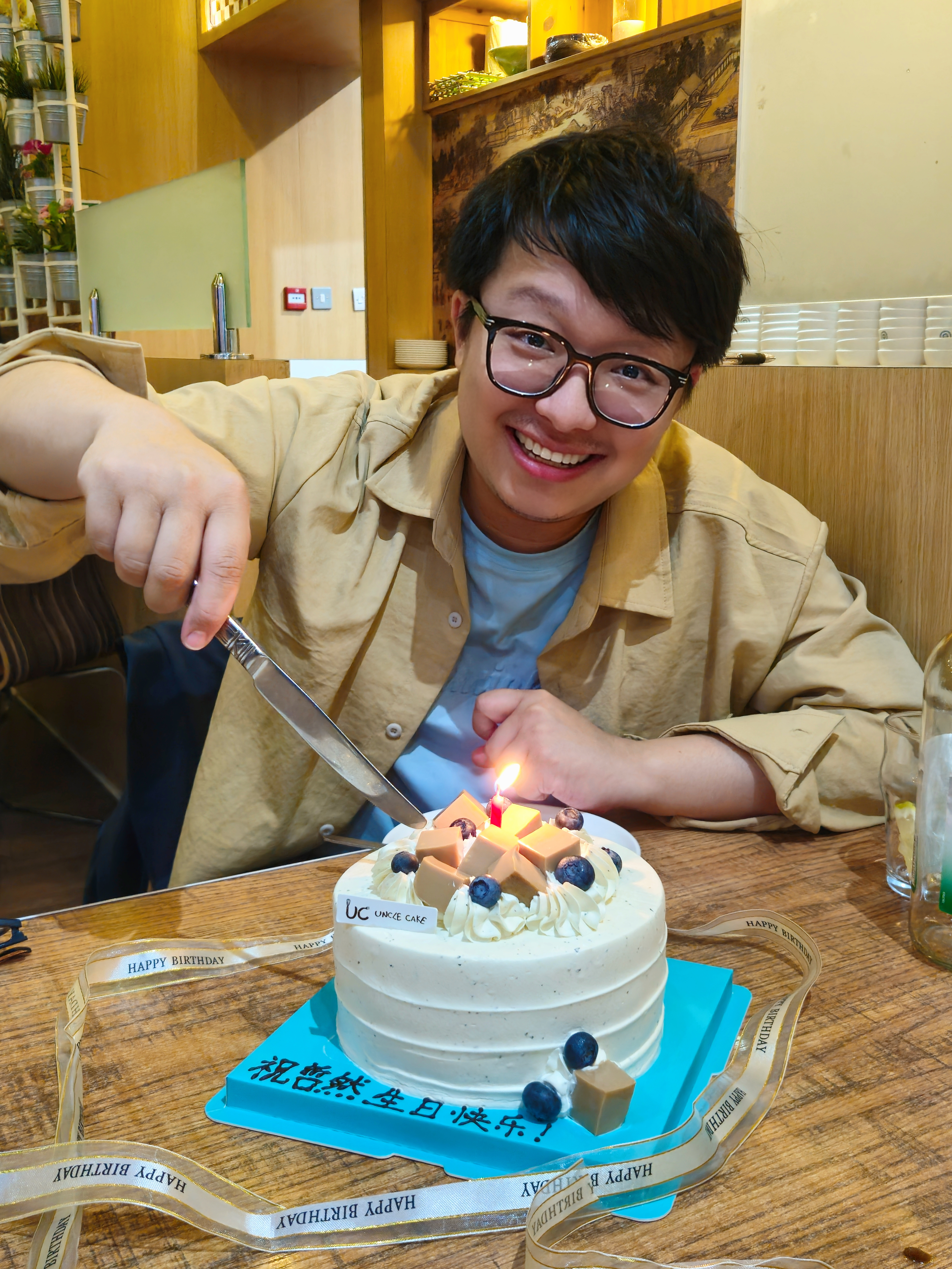 一场过了30多个小时的生日，其中将近20个小时是在路上度过的。不管怎么说了，谢谢