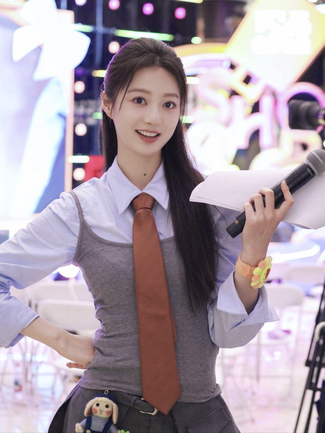 🍊𝑨𝒑𝒓𝒊𝒍四月以主持收尾啦五一假期快乐呐呐呐呐呐 