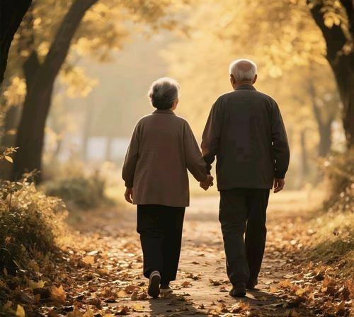 稀奇！
九十岁老头聚七十岁老太，
不为别的，只为做饭陪床。
       我单位