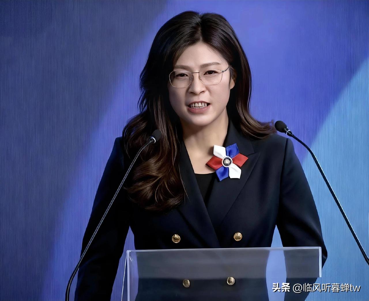 76岁马英九当众拭泪！11月1日国民党全代会上，郑丽文刚喊出“让国民党从羊群变狮