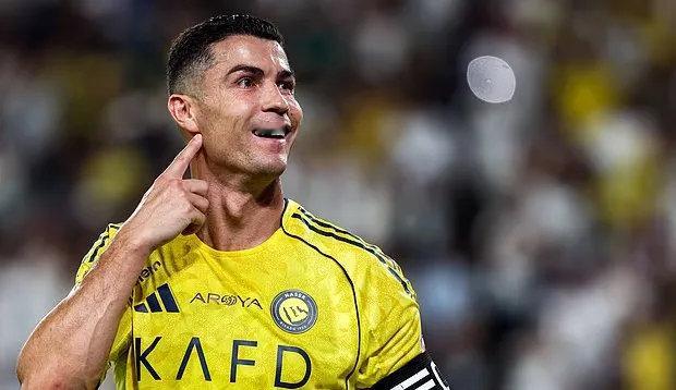 C罗曲线回西甲为超越梅西布局  阿尔梅里亚的官方公告称：“克里斯蒂亚诺-罗纳尔多