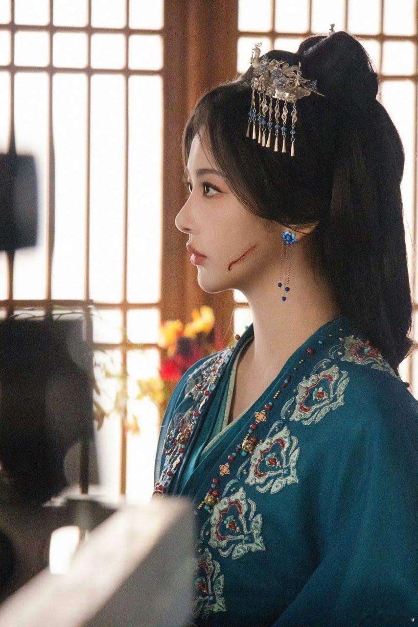 孔雪儿李雁回好疯好会演孔雪儿在百花杀里演的李雁回好疯 