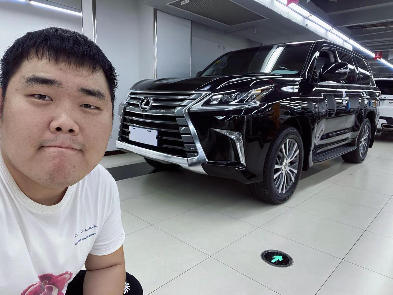 他们虽然费油 但这个世界上最贵的油是自由 这个世界真的很大 想出去好好走走 但每