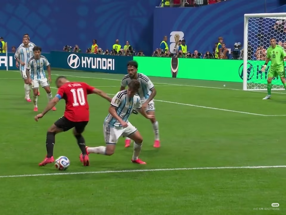 FIFA认定阿根廷进球判罚正确 看了FIFA这个长文解释，大概意思就是：别杠，V