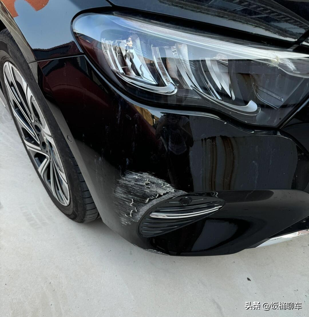 俗话说财不可外露，有钱别炫富，以免招来祸事。买了好车，既别显摆，也别告知周围人。