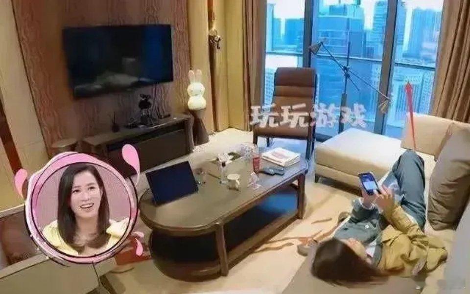 佘诗曼这香港房子真是很差劲啊，我记得她整了不少钱吗，演了那么多剧，还不如我们普通
