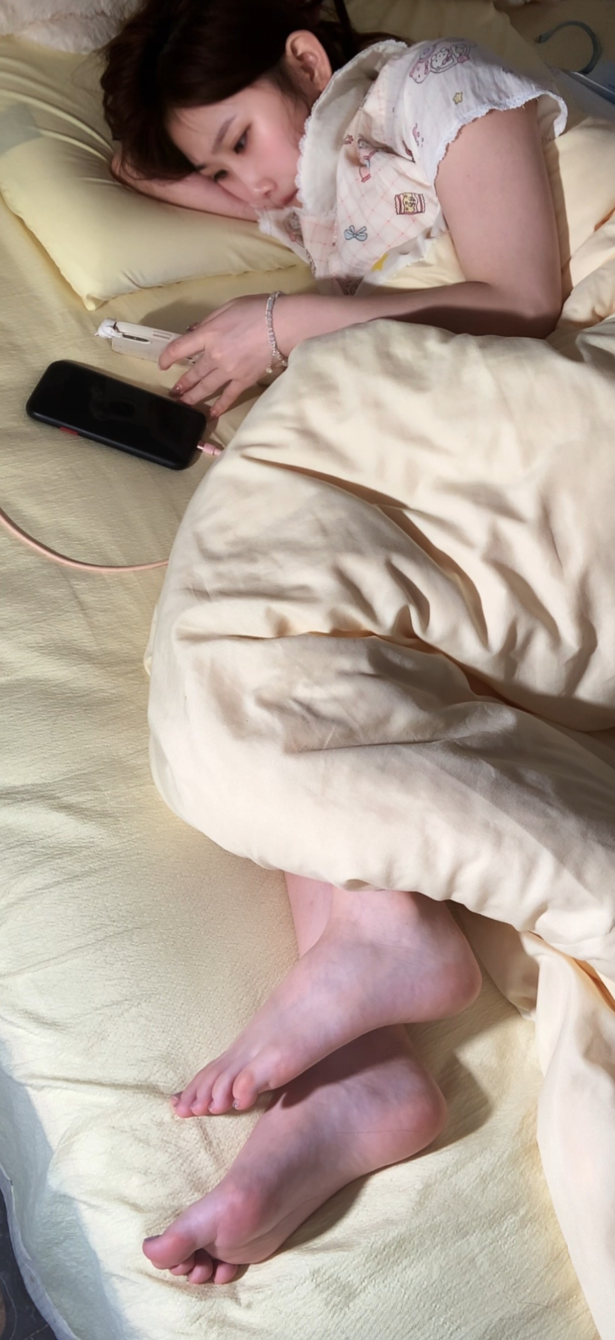 香香的玉足脚脚香香的 