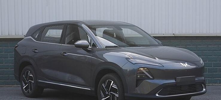 【五菱星光S申报图】五菱星光S是五菱的全新SUV，将有插混版本和纯电版本，二者设