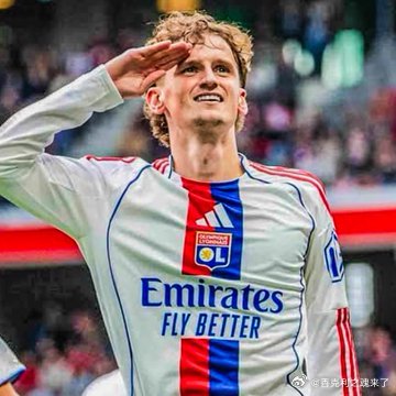 莫顿：“主教练给了我自由发挥的缰绳，让我踢出自己的足球，我对此非常享受。没有比六