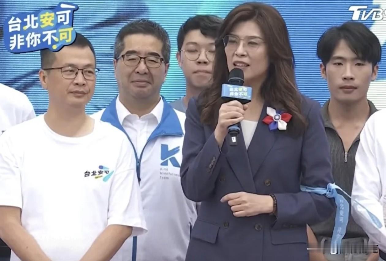 没想到蒋万安竞选总部成立仪式，邀请郑丽文出席。这其实尴尬的是其他五都的国民党候选