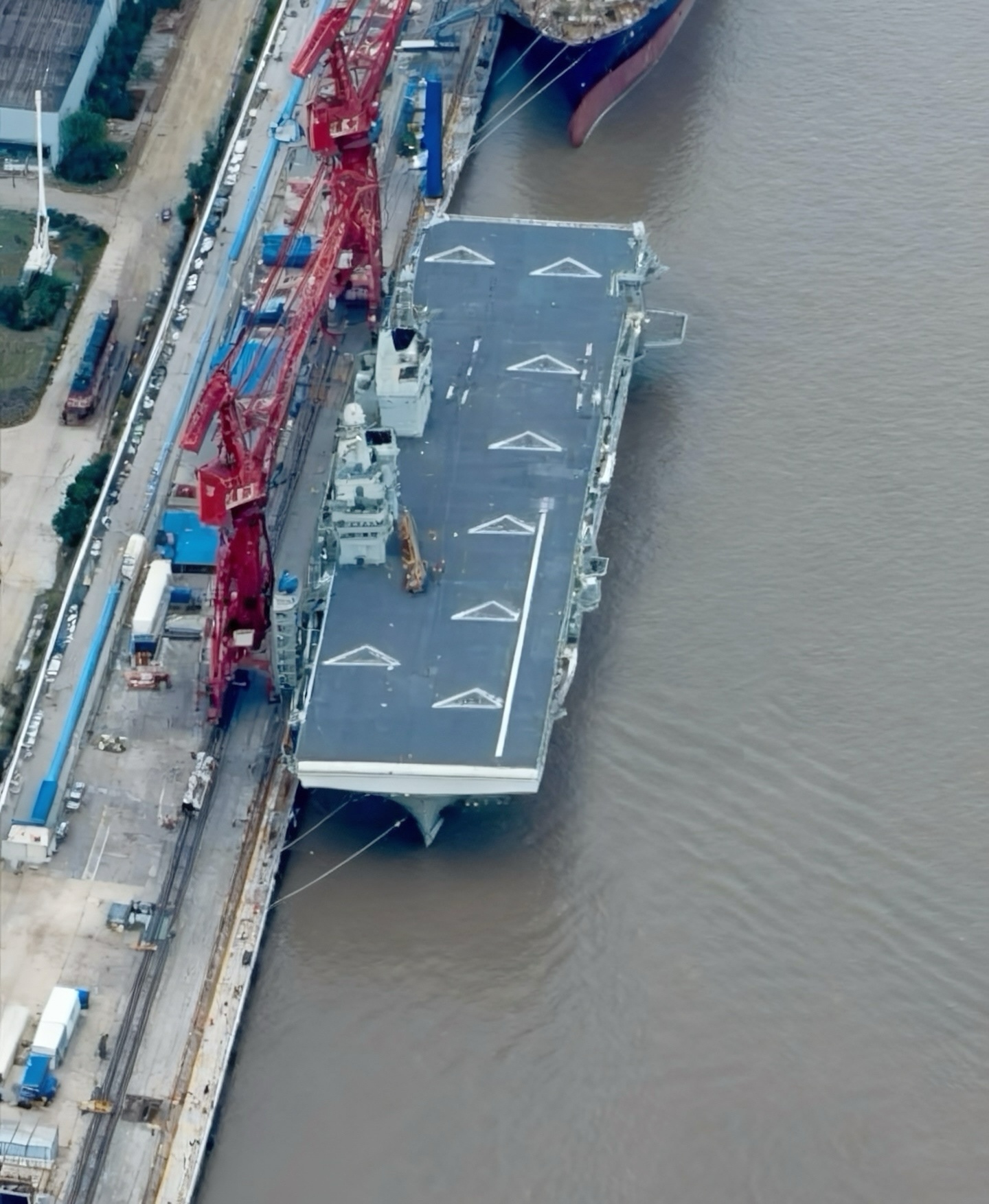 🔻我们第二批次075，乃至后续的076也应该快了。🔻希望2029年时凑8艘0