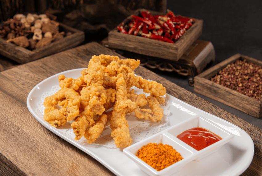 巨头刹车、散户离场背后，谁在“操控”猪周期？