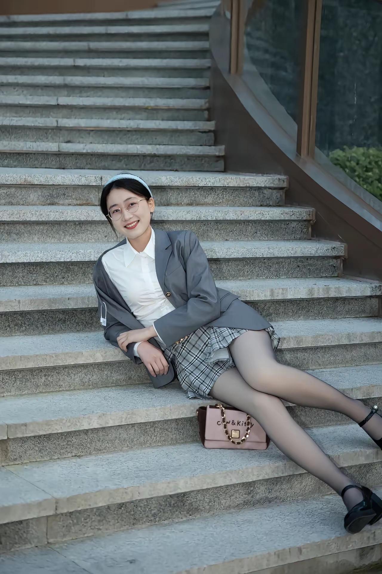 校园少女风，青春洋溢的微笑