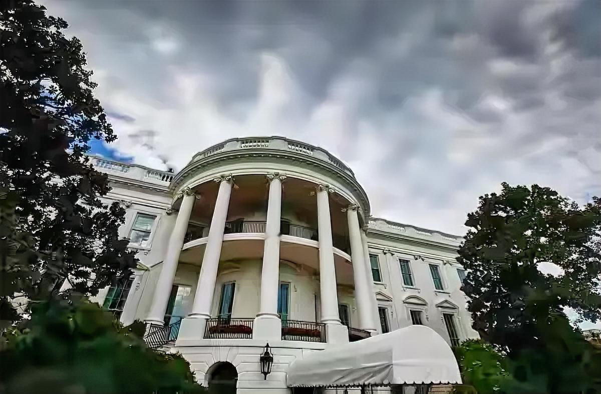 特朗普大手一挥，美国直接玩起“国际退群大批发”，一口气退出66个国际组织。理由简