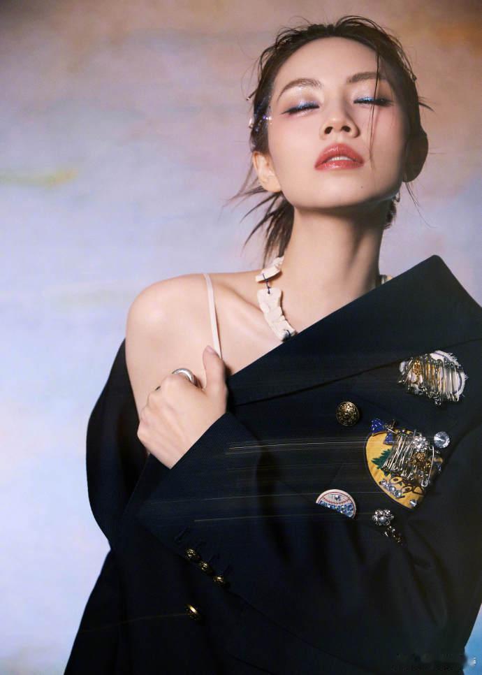 歌手排名刘惜君野猫饿狼remix 不刻意炫技，全靠音色和情绪取胜，整首歌的暗夜张