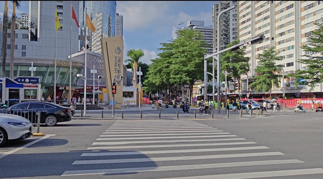 上次有一个朋友问我，说我现在在网上有多少粉丝，我告诉他，愿意为你买单的才叫粉丝。