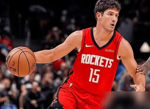 火箭管理层怕不是被争冠冲昏头了！ 居然把23岁的杰伦-格林、防守铁闸狄龙打包，换