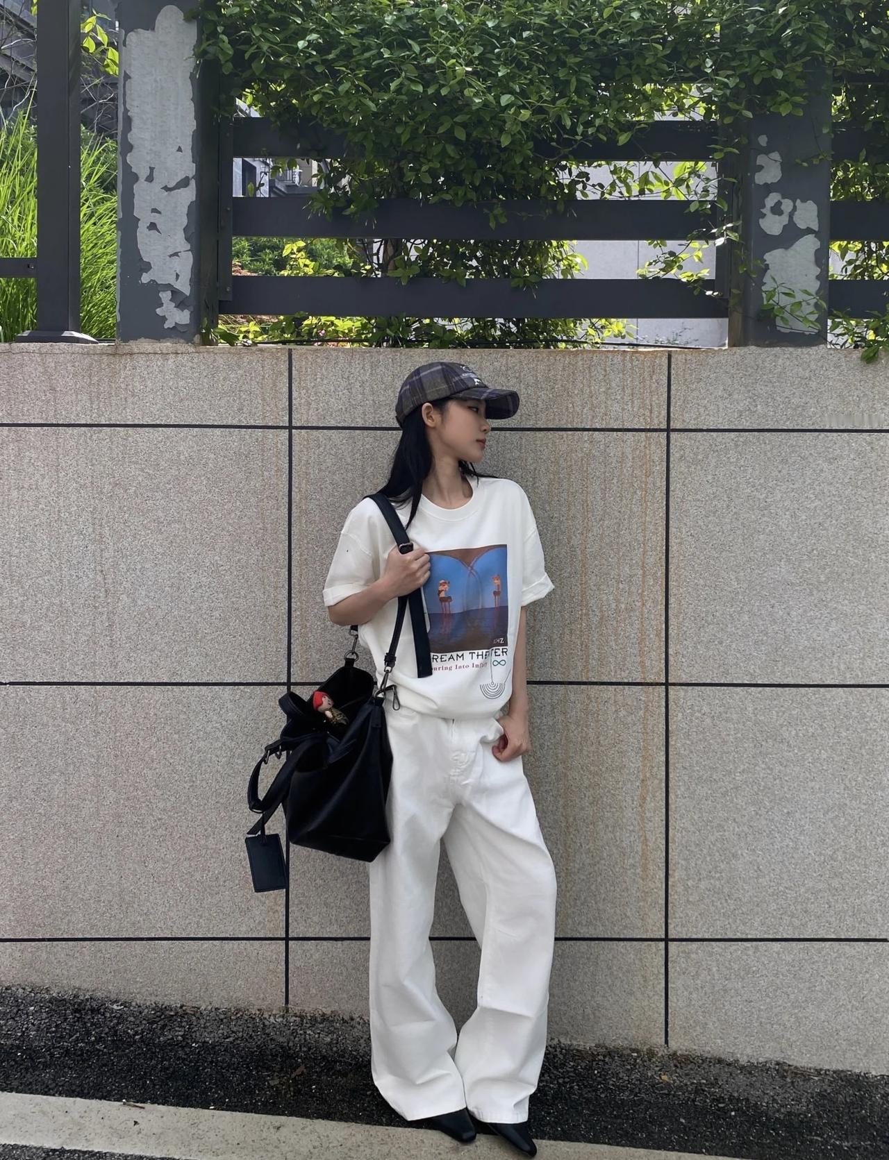 🏳️
每日穿搭 今天随便穿穿浅色系穿搭