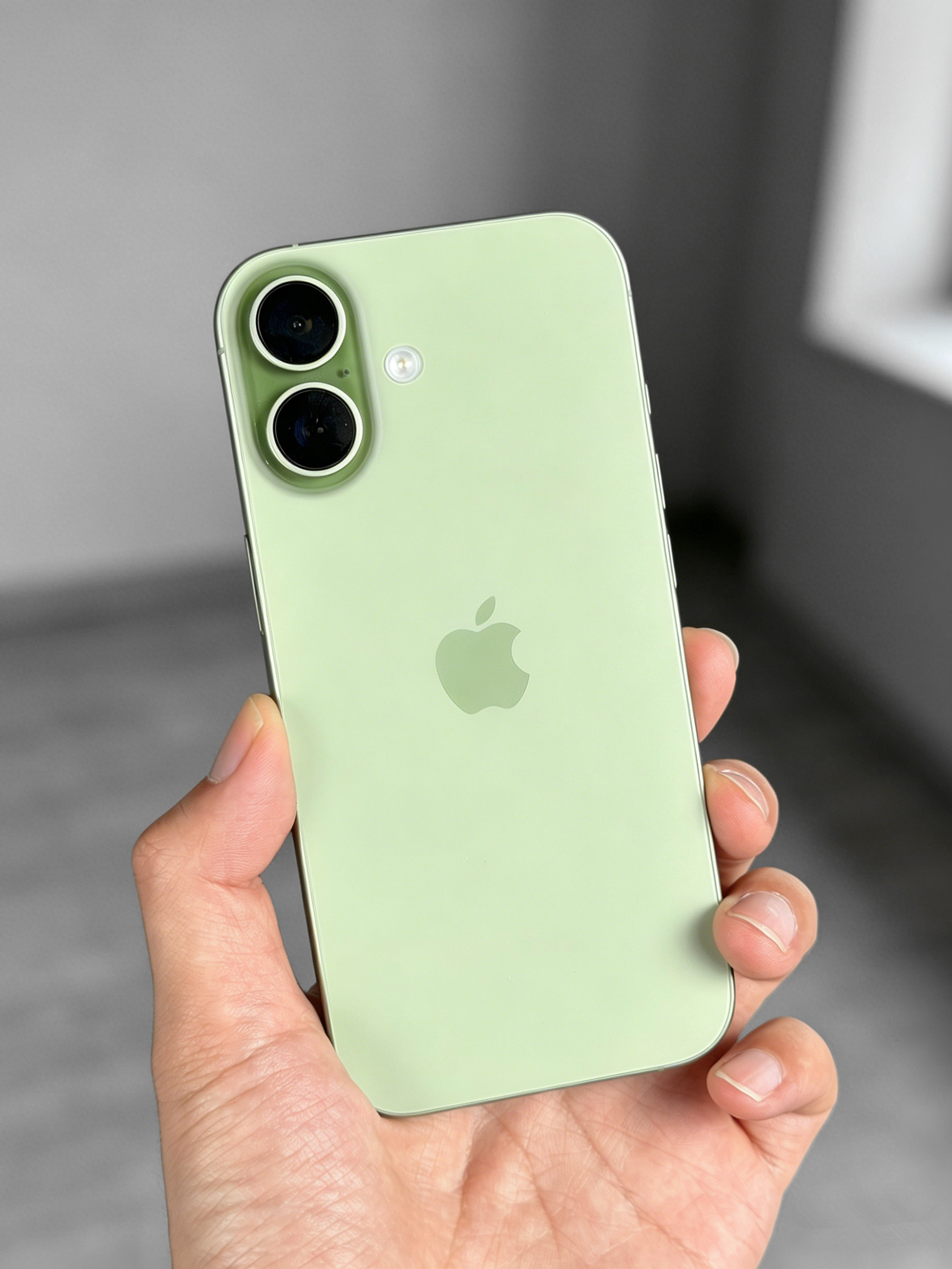 iPhone17或成史上最长寿苹果手机 近日有消息称，iPhone 17标准版的