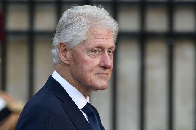 反差惊人！79岁克林顿近照曝光，老态尽显
 
曾经意气风发的克林顿，如今已是79