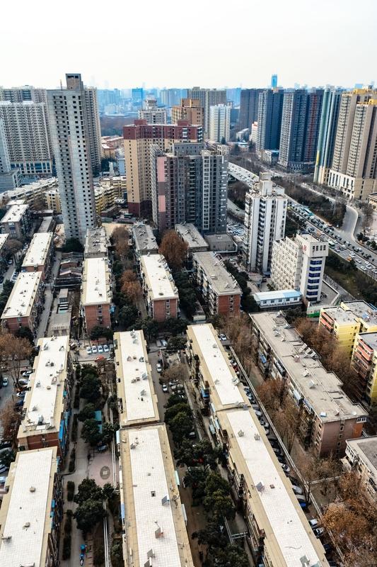 美军武器装备老旧这事挺值得玩味。美媒都发文指出美国空军装备“老旧过时”，像A -