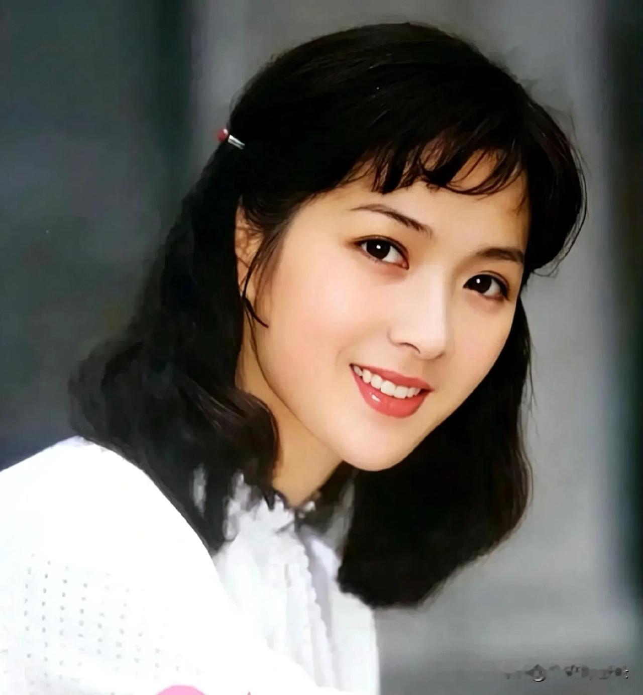 80年代绝色美人龚雪，一代国民女神
 
在上世纪八十年代，龚雪绝对是家喻户晓的顶