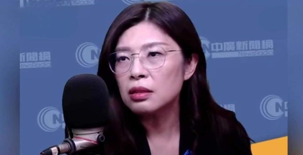 郑丽文这回是真急了，
解放军台海演训成了家常便饭，
别人没咋样，她先跳起来了。