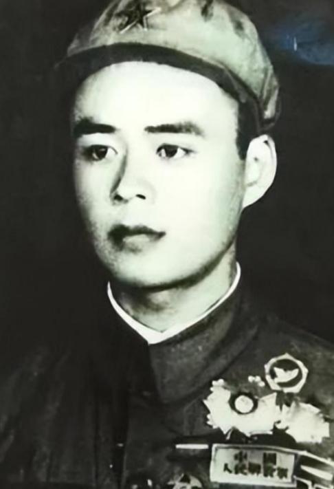 1952年，上甘岭战役中，16岁战士唐章洪突然尿急，他索性对着迫击炮尿了起来，没