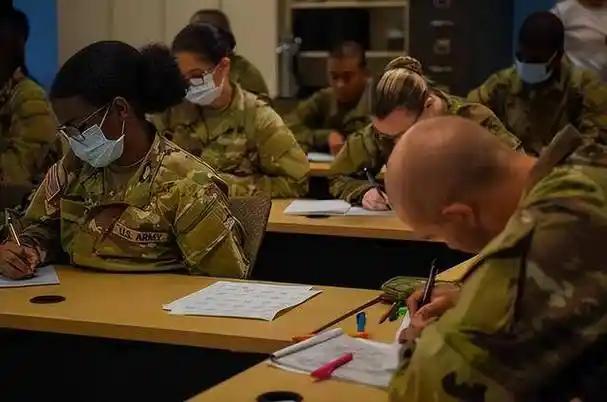 美国要打大仗了！
 
就在2026年3月25日，五角大楼抛出重磅炸弹。从4月20