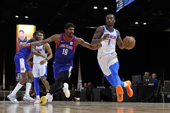 孟菲斯灰熊队官方周四宣布，球队将以10天短合同签下达里克·怀特黑德和托比·奥卡尼