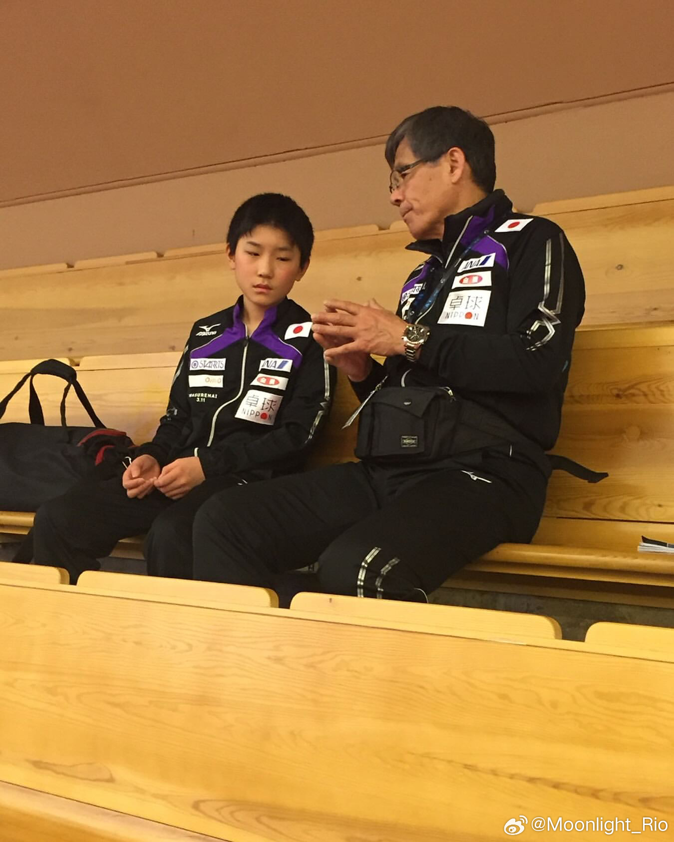 小学5年级的张本智和，赛前接受心理指导的小豆丁 ​​​