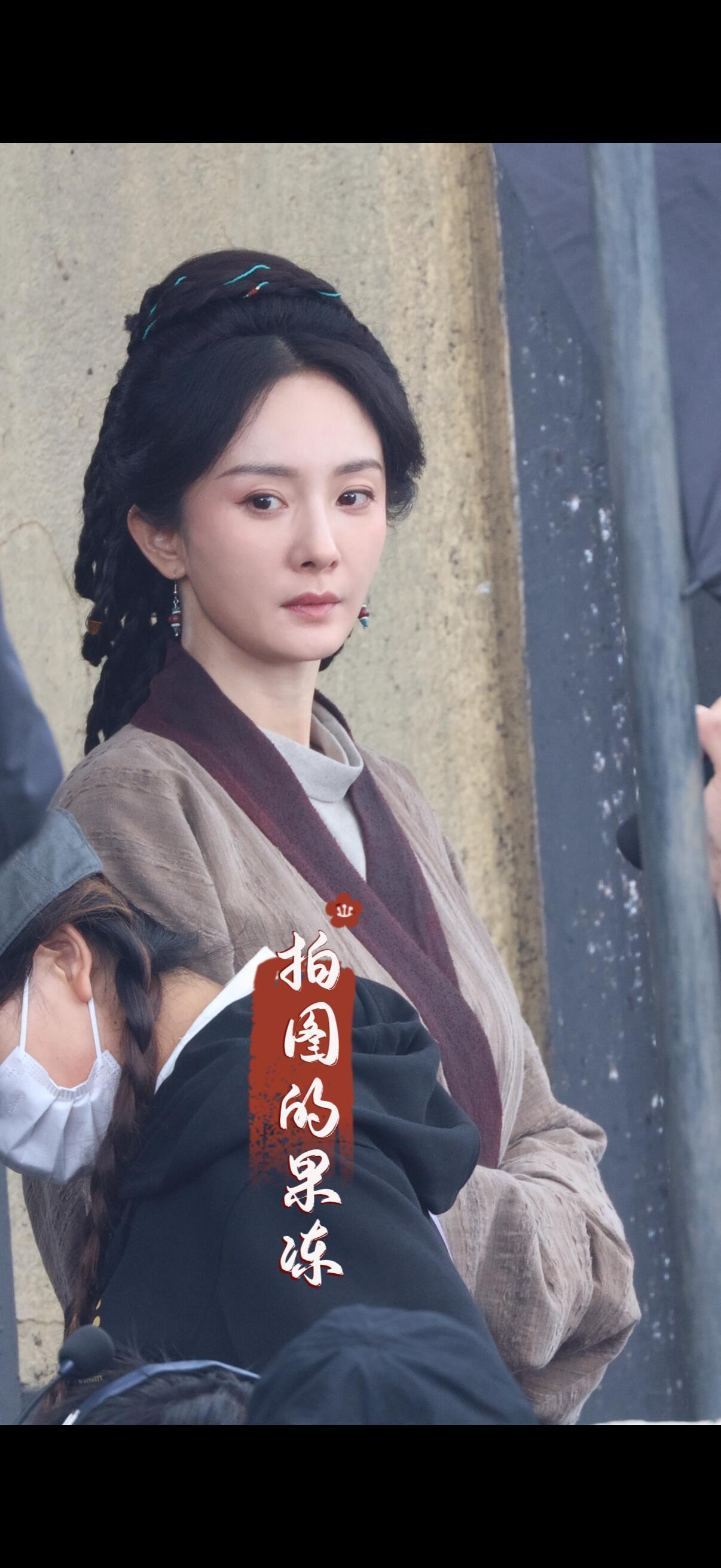 美到我呼吸停了几秒杨幂冯湮儿杨幂冯娷