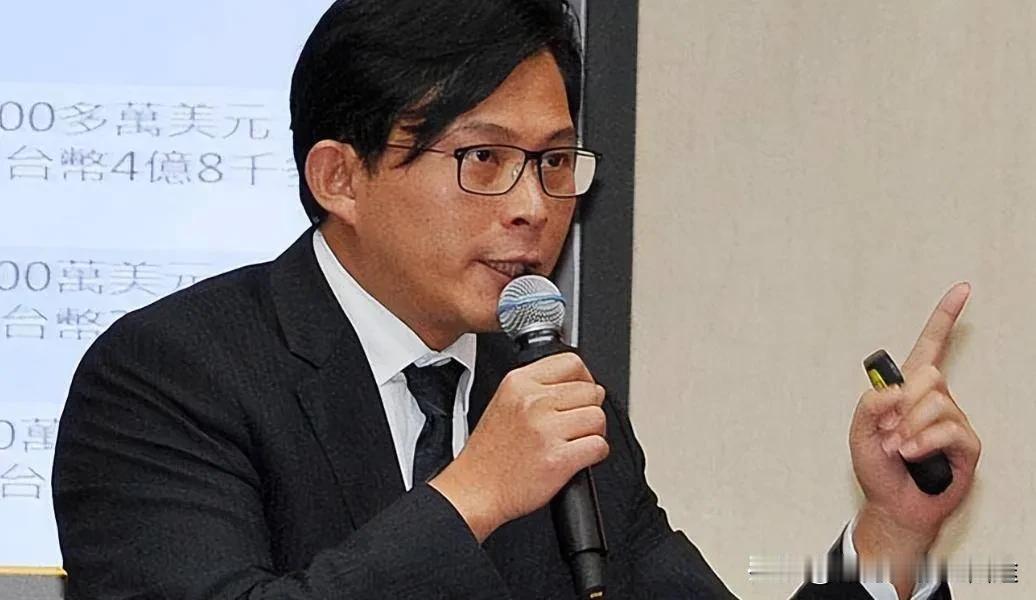 黄国昌要抢新北？蓝白合作玩火，台湾政坛“内卷”到极点！
 
2025年8月10日