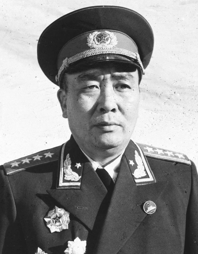 1975年毛泽东在听叶剑英汇报时，突然问到谭政的情况，谭政究竟去了哪里？

一九