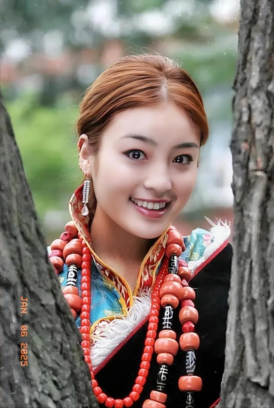我们的藏族同胞，雪域高原的美女。锅庄舞的引领者。
