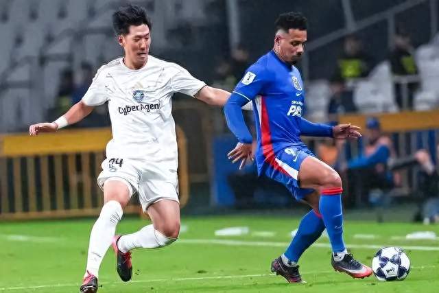 上海申花0-1町田泽维亚：赢球就登顶，结果被一脚世界波打回第三