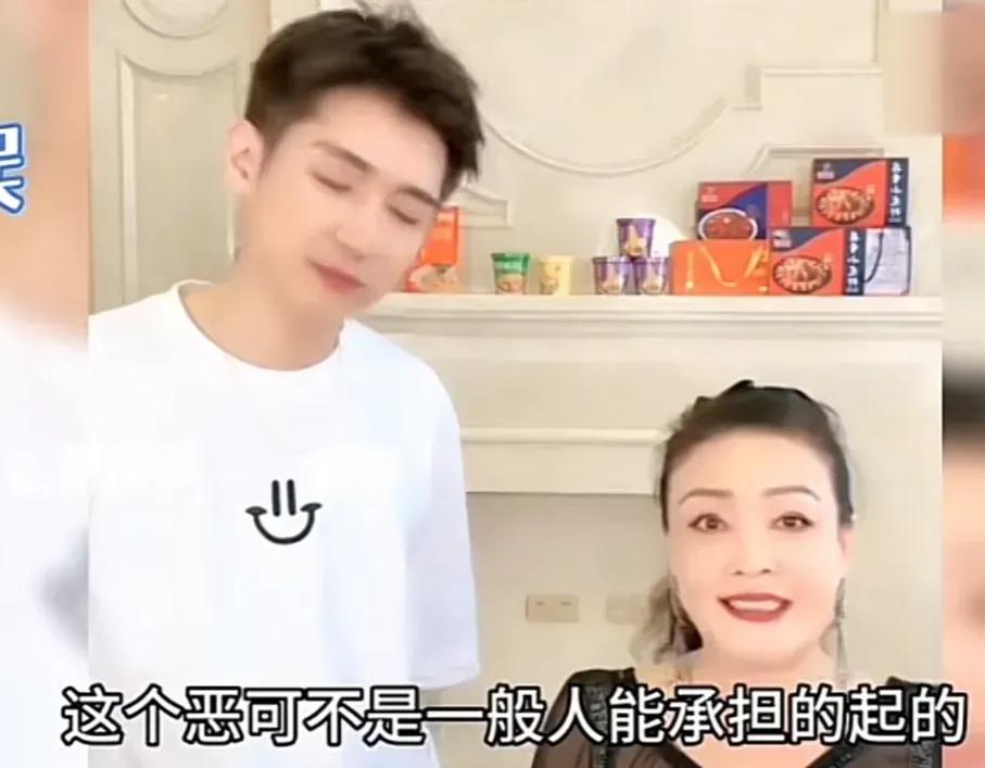 汪小菲大S要复婚了。

不然以大S的智商她怎么会不明白，她的动作越多，汪小菲人气