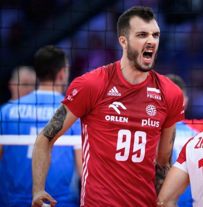 2026国家队赛季缺席波兰男排国家队的名单：❌ 巴托什·库雷克  ❌ 卢卡什·卡