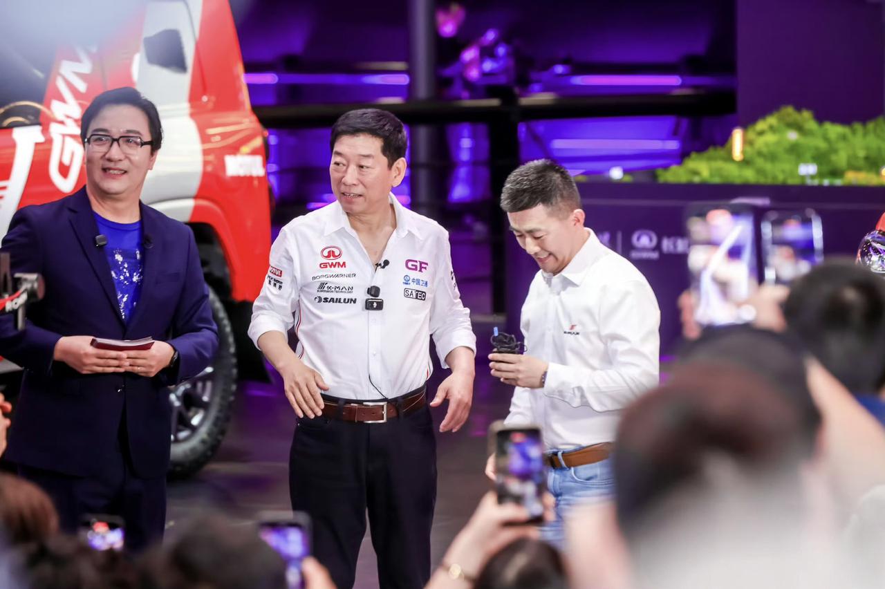 中国赛车看长城
聊中国越野赛车，还得看长城！
全新环塔战车重磅登场，坦克300、