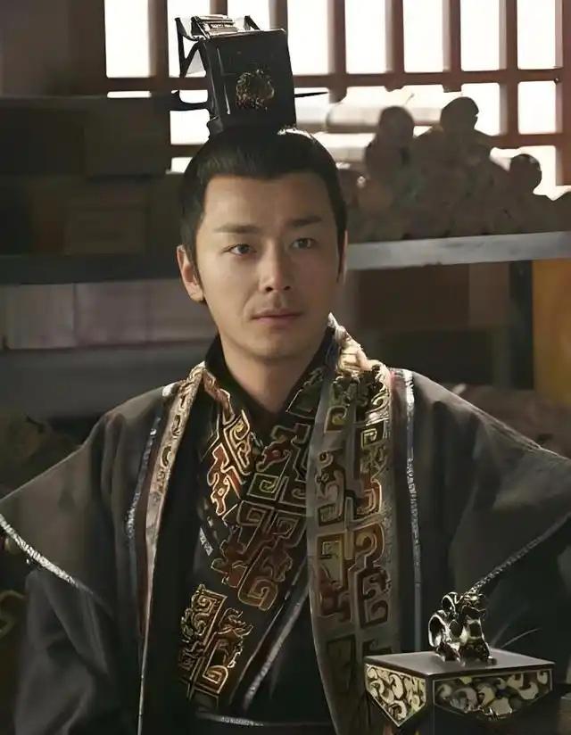 回顾中国历史乃至世界历史，有效的社会治理主要来源于经验，而不是理性，即便社会变革