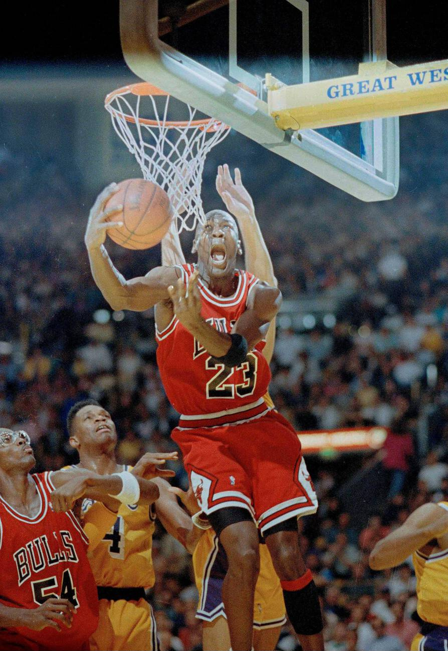 Michael Jordan 大嘴吃八方 还是拉杆香 