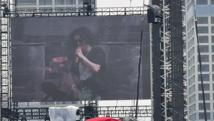 晨宇炒饭被吃掉3吨晨宇炒饭赛高！一天演唱会吃掉一吨，三天就是三吨，华晨宇演唱会真