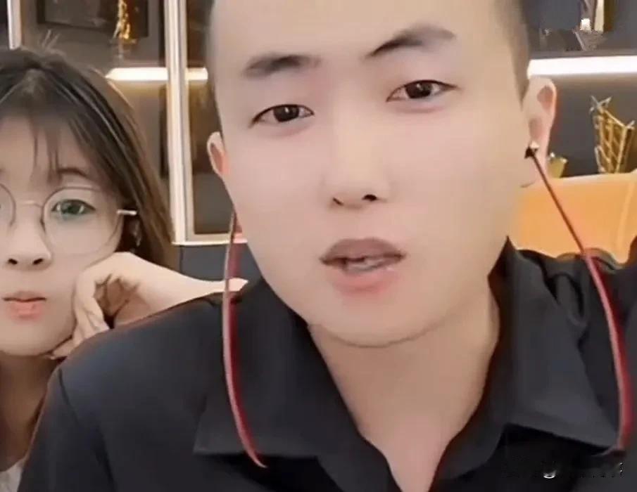 丁一点评某洋与二嫂纷争！

           丁一点评仙洋VS张二嫂，一拍两