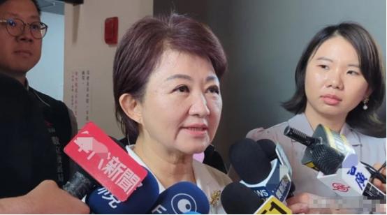 卢秀燕妄称：“与邻国为善 高度祝福郑丽文访陆”
 
这话一出口，舆论瞬间就炸开了